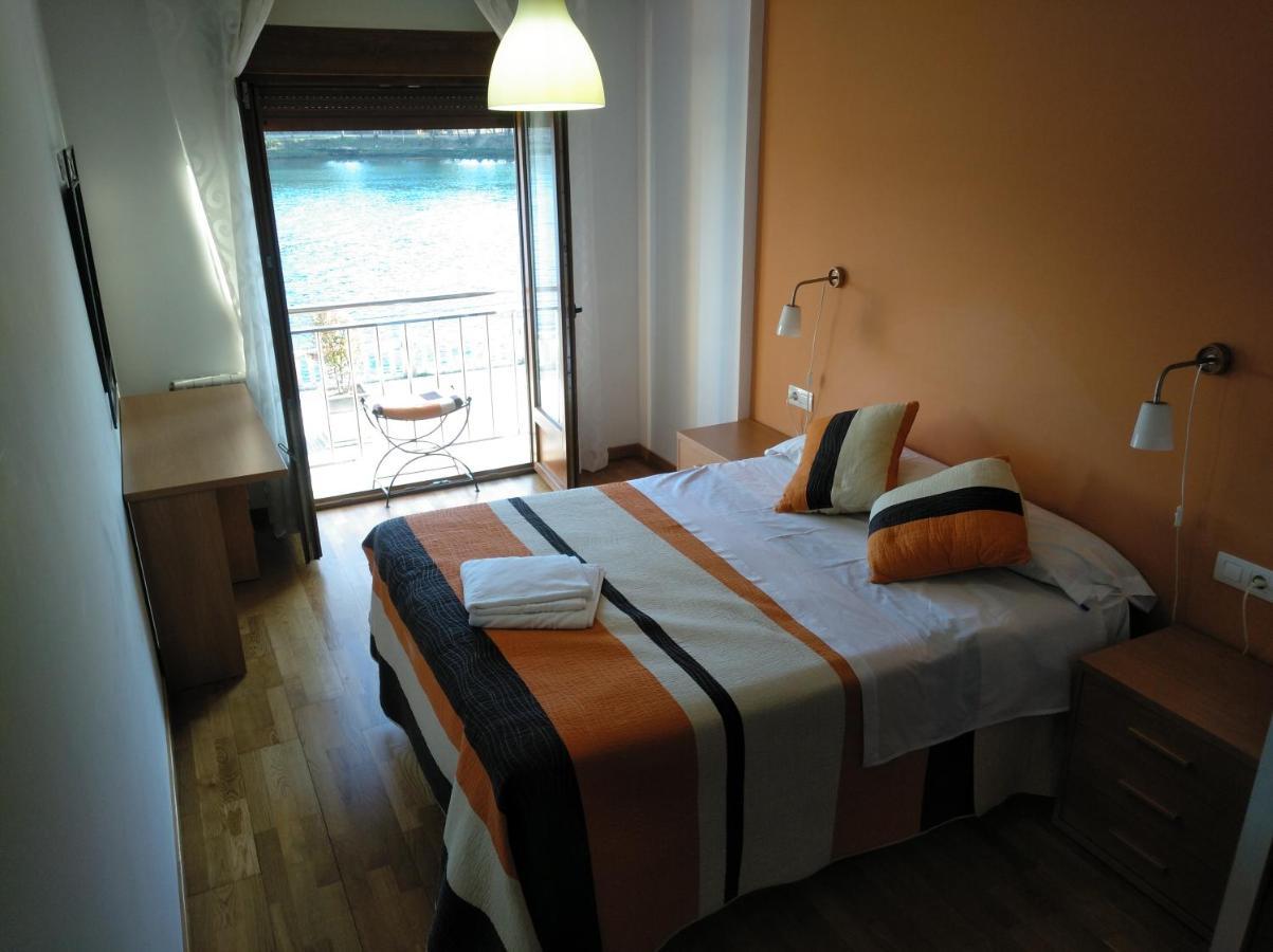 Apartamentos La Pasarela Villanueva De Arosa Exterior photo